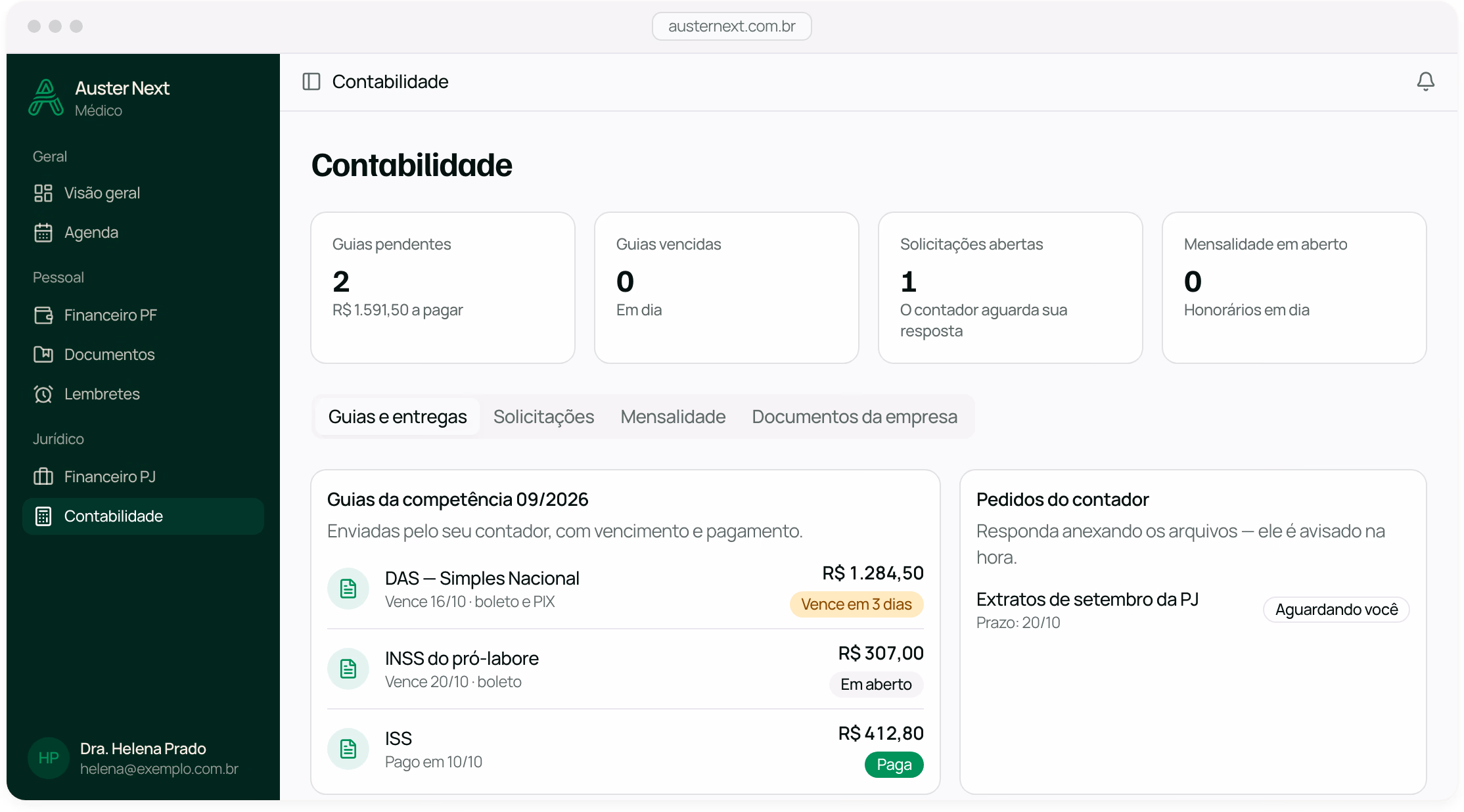 Contabilidade no Auster Next: guias da competência com valor e situação e um pedido do contador aguardando resposta.